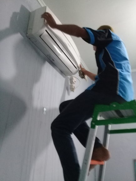 SERVICE AC CIBUBUR, KELAPA DUA WETAN, MALAKA, KAMPUNG BARU CIRACAS